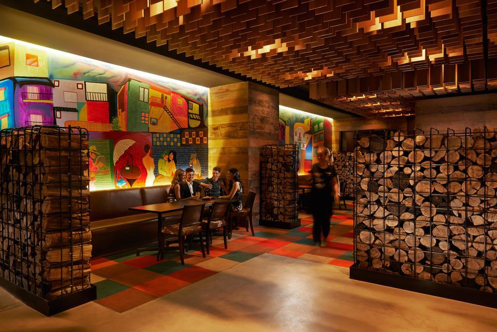 스탬퍼드 플라자 애들레이드 호텔 외부 사진 Interior of a typical restaurant